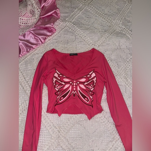 NWOT Pink Butterfly Crop Top - Picture 3 of 3